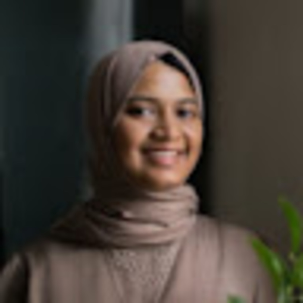 Meet your Posher, Ayesha